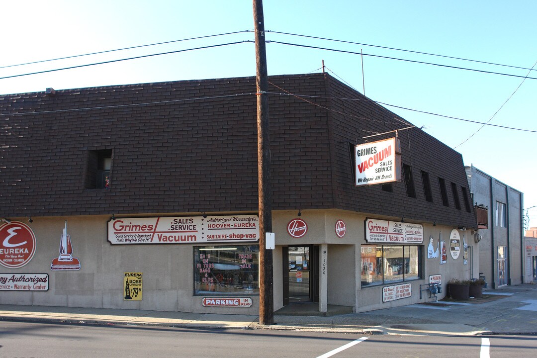 Barret & Broadway in Louisville, KY - Building Photo