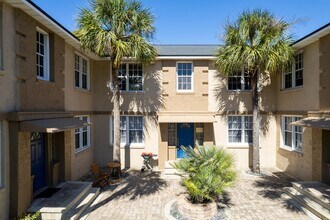 319 1st Ave N in Jacksonville Beach, FL - Foto de edificio - Building Photo
