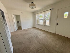 2809-2821.5-28215 Rowena Ave in Los Angeles, CA - Building Photo - Building Photo