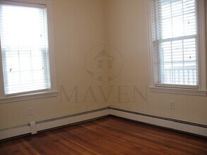 835 Fellsway, Unit 1 in Medford, MA - Foto de edificio - Building Photo