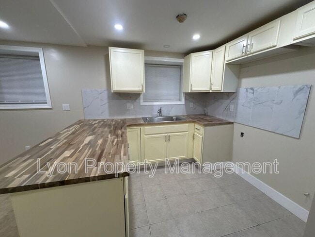 51 Adelaide Ave in Providence, RI - Building Photo - Building Photo