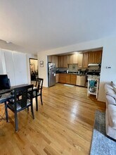 3055 N Sheffield Ave, Unit 3A in Chicago, IL - Building Photo - Building Photo