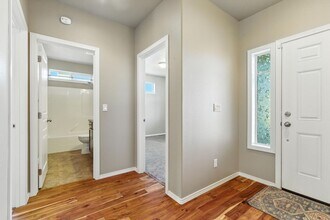 7029 S Woodhaven Dr in Spokane, WA - Building Photo - Building Photo