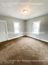 15006 Ridpath Ave in Cleveland, OH - Foto de edificio - Building Photo