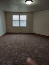 Charleston Pointe in De Pere, WI - Building Photo - Building Photo