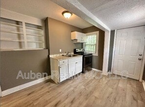 2905 E 61st St in Kansas City, MO - Building Photo - Building Photo