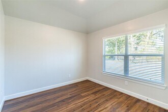 803 Roosevelt St in Navasota, TX - Building Photo - Building Photo