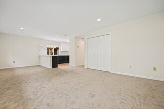 11 Maple Ave in Greenwich, CT - Building Photo - Building Photo