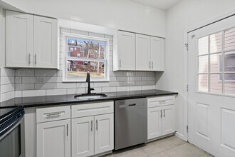 306 7th Ave in Carnegie, PA - Foto de edificio - Building Photo