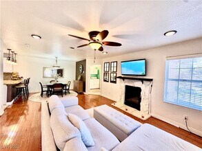 9070 Spring Mountain Rd in Las Vegas, NV - Building Photo - Building Photo