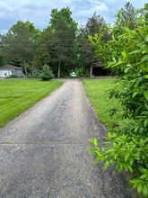 1509 N Breezeland Rd in Oconomowoc, WI - Building Photo - Building Photo