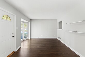 1120 Gahan Dr in Florissant, MO - Building Photo - Building Photo