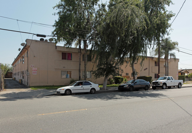 Santa Ana Apartments in Cudahy, CA - Building Photo - Building Photo