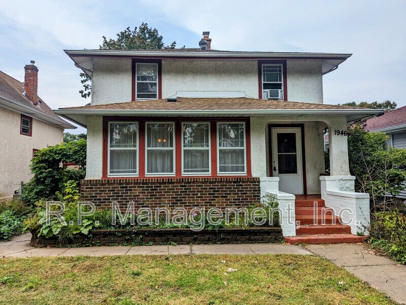 1946 Pierce St NE in Minneapolis, MN - Building Photo