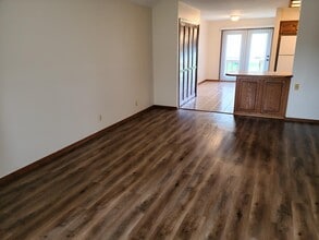 653 Pine Ridge St, Unit 653 Pine Ridge in Marshfield, MO - Foto de edificio - Building Photo