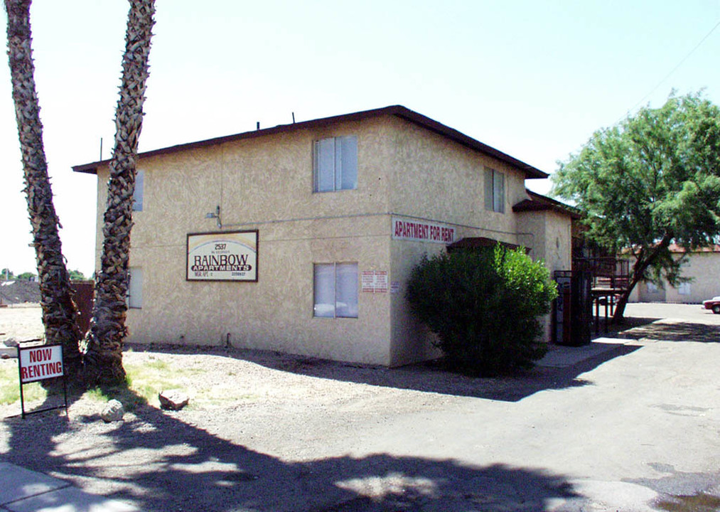 Rainbow Village in Phoenix, AZ - Building Photo