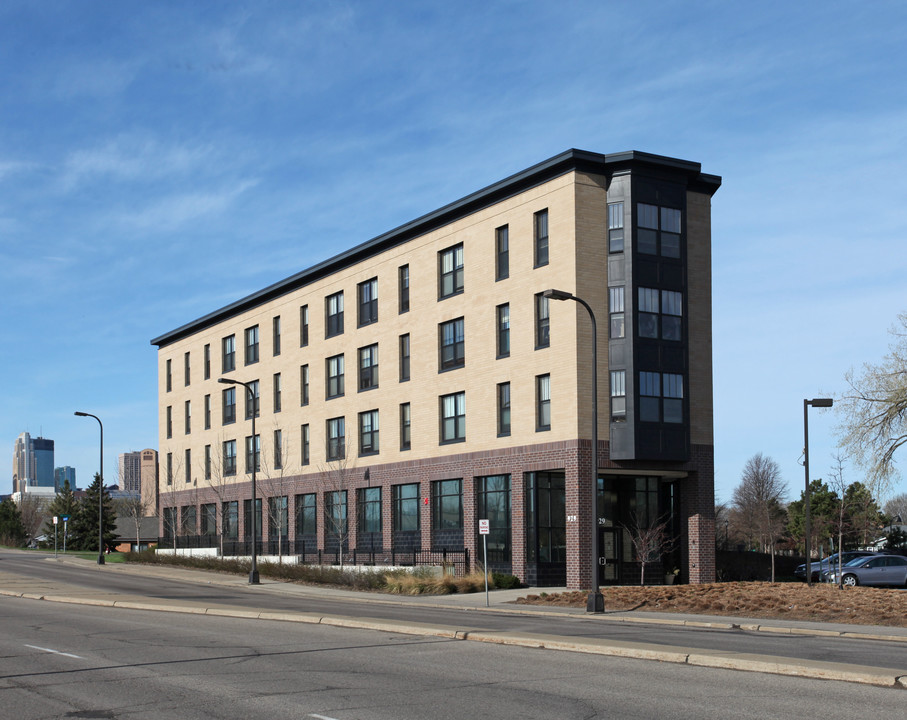 Clare Apartments in Minneapolis, MN - Building Photo