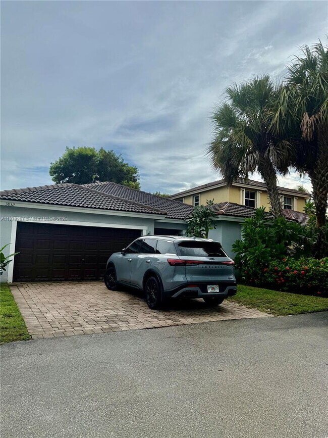 property at 3832 SW 53rd St