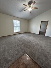 7082 SE 66th Terrace in Riverton, KS - Building Photo - Building Photo