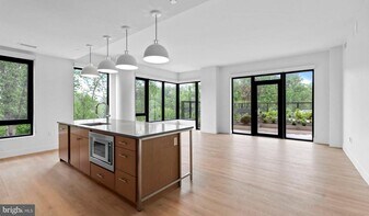 10511 Strathmore Hall St in North Bethesda, MD - Building Photo