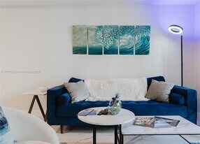1010 Brickell Ave in Miami, FL - Building Photo