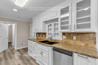 6412 Phillips Pl in Lithonia, GA - Building Photo - Building Photo