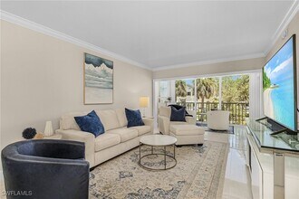 234 Banyan Blvd in Naples, FL - Building Photo - Building Photo