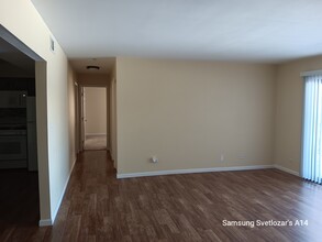 719 Killarney Ct, Unit 1B in Schaumburg, IL - Building Photo - Building Photo