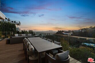 1505 Viewsite Terrace in Los Angeles, CA - Building Photo - Building Photo