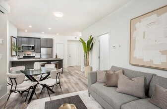 Henday Suites in Edmonton, AB - Building Photo - Building Photo