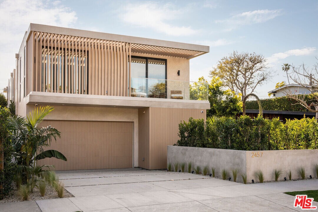2459 Glyndon Ave in Los Angeles, CA - Building Photo