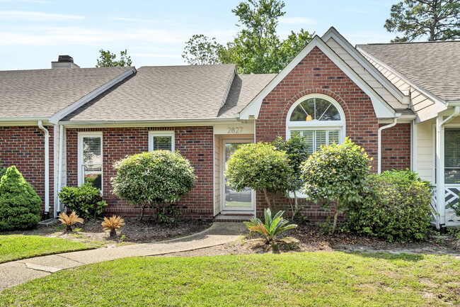 property at 2827 Springfield Dr