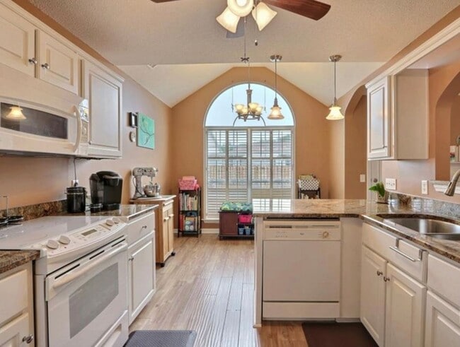 126 Old Whaling Way in Pooler, GA - Building Photo - Building Photo