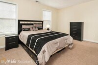 513 Crimson Ridge Dr photo'