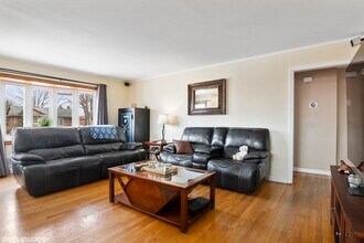 1418 S 6th Ave in Des Plaines, IL - Building Photo - Building Photo