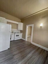 241 Post Ave in San Antonio, TX - Foto de edificio - Building Photo