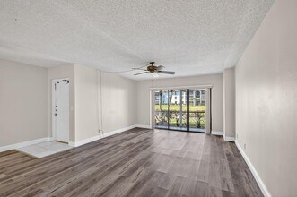 1013 Green Pine Blvd, Unit G1 in West Palm Beach, FL - Building Photo - Building Photo