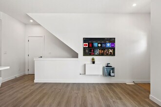 2117-2181 81 St S W in Calgary, AB - Building Photo - Building Photo