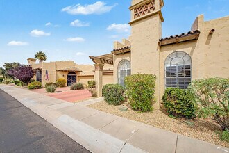 7955 E Chaparral Rd in Scottsdale, AZ - Building Photo - Building Photo