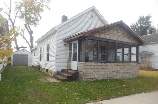 737 E 4th St in Mishawaka, IN - Building Photo - Building Photo