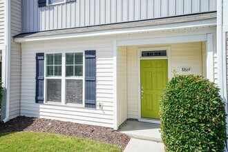 8869 Commons Townes Dr in Raleigh, NC - Building Photo - Building Photo