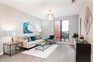 5609 SMU Boulevard in Dallas, TX - Building Photo