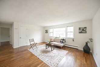 670 Main St in Walpole, MA - Building Photo - Building Photo