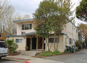 Riley Court Apartments in Concord, CA - Building Photo - Building Photo