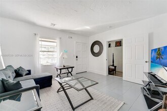 1283 NW 45th St in Miami, FL - Building Photo - Building Photo