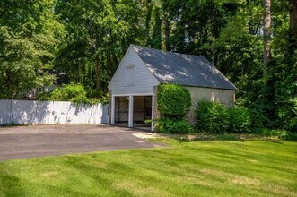 48 Seaver St in Easton, MA - Building Photo - Building Photo