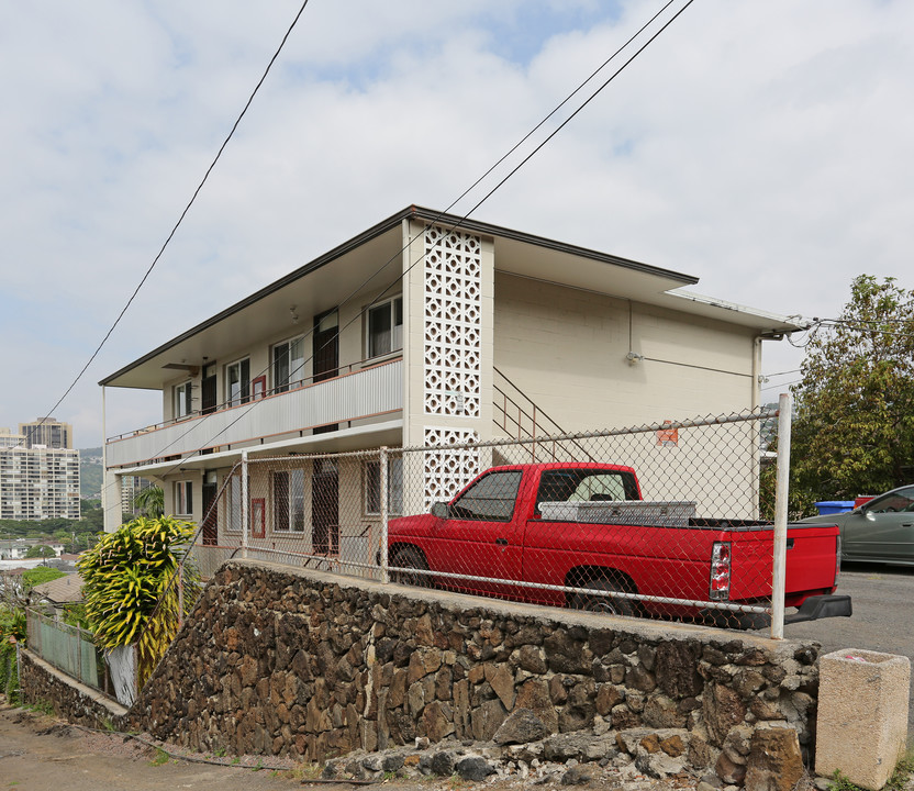 1862 Puowaina Dr in Honolulu, HI - Foto de edificio