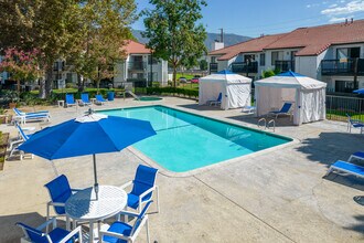 Broadview Apartments in San Bernardino, CA - Foto de edificio - Building Photo