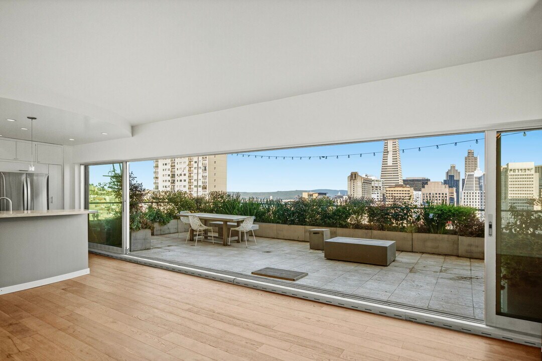 30 Miller Pl in San Francisco, CA - Building Photo