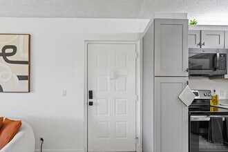 603 Sea Pine Way in Greenacres, FL - Building Photo - Building Photo